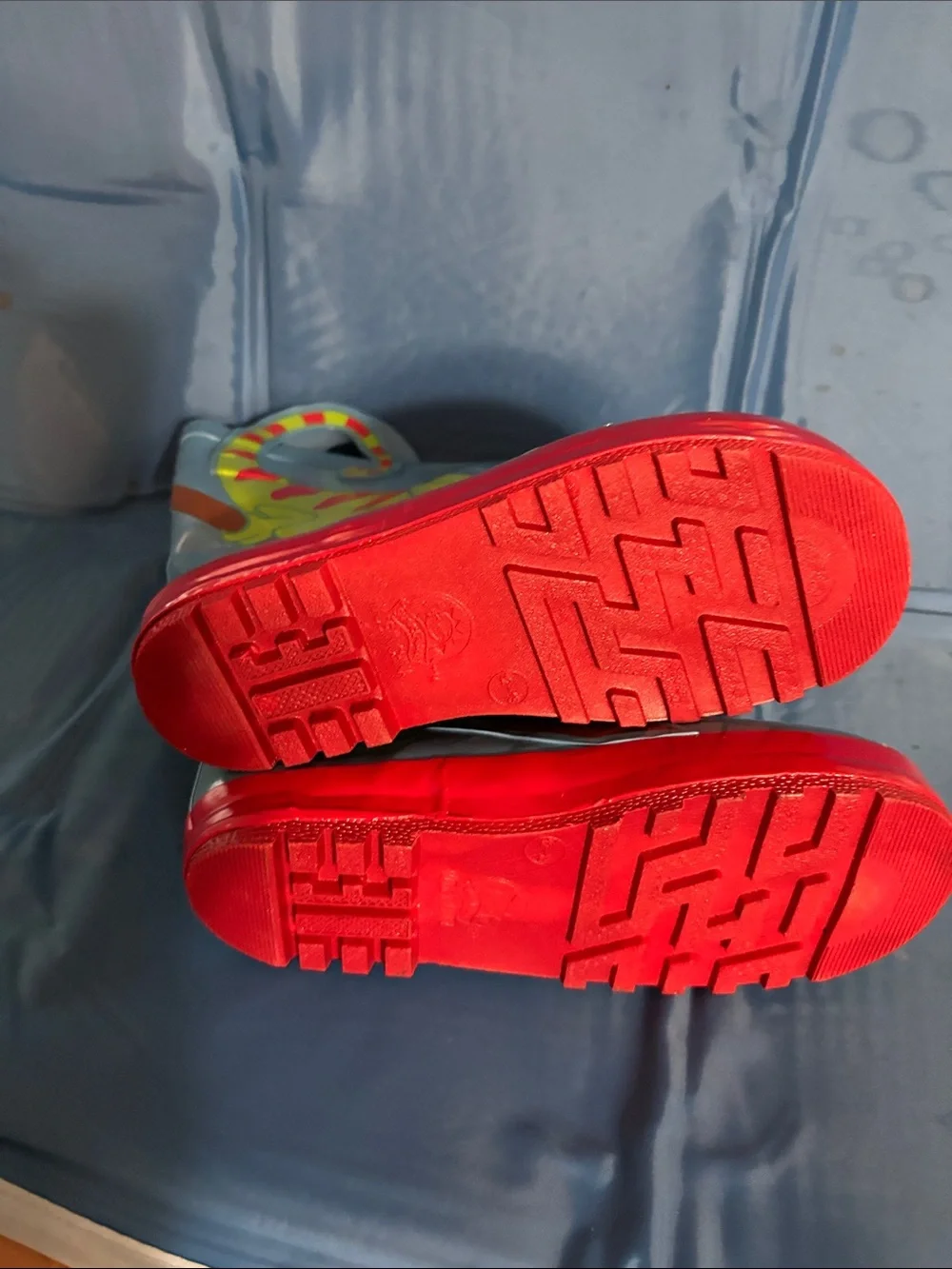 Kids Light Blue & Red Gecko Rain Boots